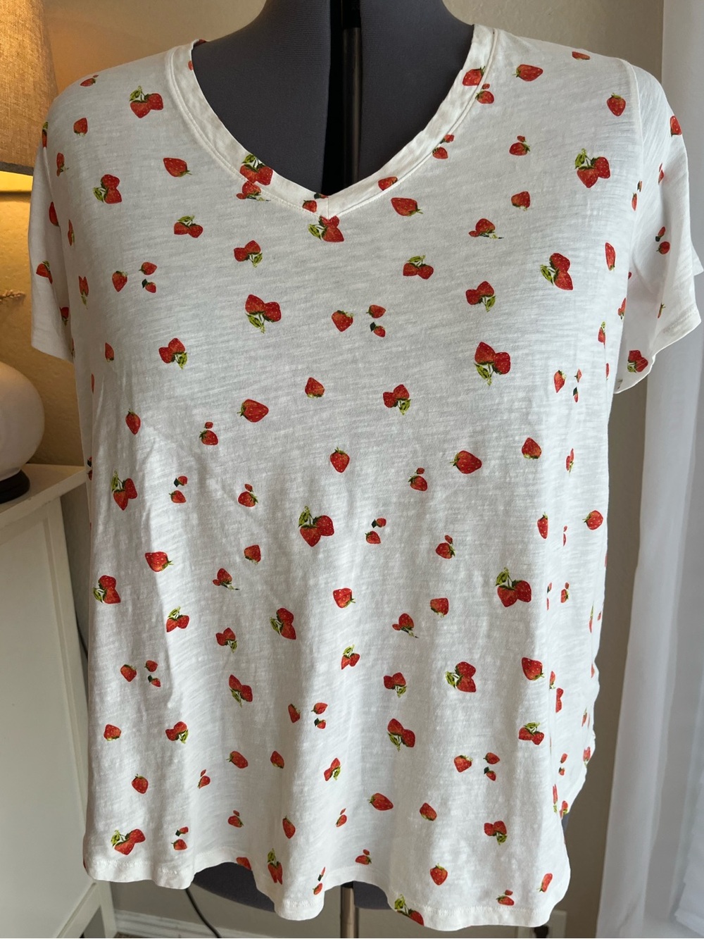 Old Navy V-Neck Strawberry Tee 3x